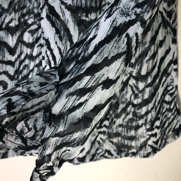 Kardashian Kollection Sz XS Animal Print sheer top - Picture 4 of 4